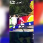 遊園地の遊具で悪ノリしていた男性が後頭部を強打し血を流してしまう。