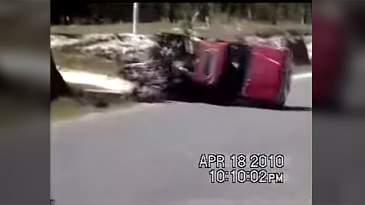 【衝撃映像】ピックアップトラックの荷台に12人乗せた結果･･･。