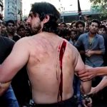 【閲覧注意】自ら身体をナイフで傷つける祭り「アーシューラー」にて背中がパックリ開いてしまうグロ動画。