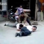 【閲覧注意】中国の泥棒、コンクリートブロックで殴り殺される。