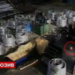 工場にて、ワイヤーで切り落とされた男性の頭がころがる動画。