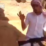 【閲覧注意】ISISに入りたい男がアピールするために男の頭を撃ち抜くグロ動画。