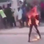 【衝撃映像】同性愛者の2人の男性、暴徒によって燃やされてしまうグロ動画。