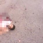 【超！閲覧注意】自爆テロの男、下半身が吹き飛ぶも、まだ生きているグロ動画。