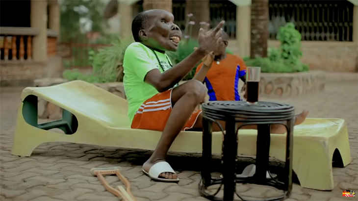 「最も醜い男」の称号を持つウガンダのミュージシャン。