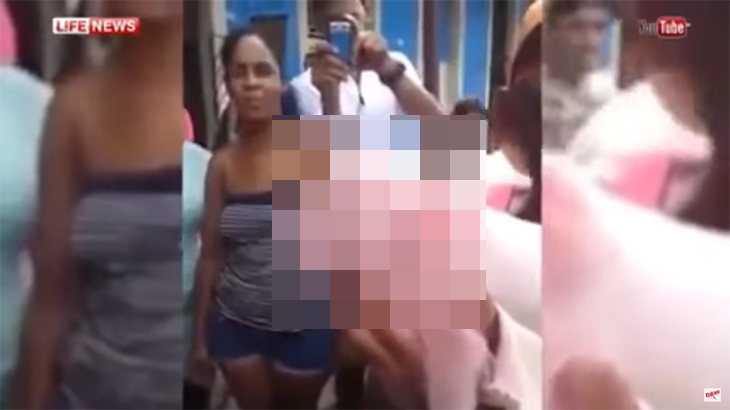 顔はサル、体はブタのとんでもない奇形生物が生まれる。