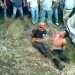 【閲覧注意】レイプ犯の2人の男、火炙りとなり殺されるグロ動画。