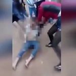 15歳の女の子を裸にしてリンチするいじめっ子グループの動画。