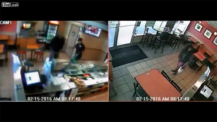 レストランのトイレに赤ちゃんを産み捨てする女の動画。