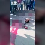 【超！閲覧注意】上半身だけになってしまった男、めちゃくちゃ動き回るグロ動画。