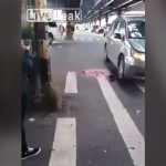 人身事故が起きた線路の下には、血の雨が降る。