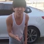 「俺の足は鋼鉄だ！」→ 普通に怪我する男の動画。