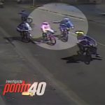 自転車に乗っていた16歳の少年、後ろから銃で殺される動画。