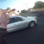 自業自得。調子に乗ったバイク乗り、自爆して足パックリ。