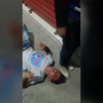 バイクを盗もうとした泥棒、持ち主にフルボッコされる動画。