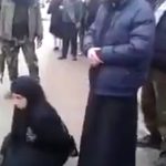 【閲覧注意】イスラム人女性、他の男と寝たため処刑される動画。