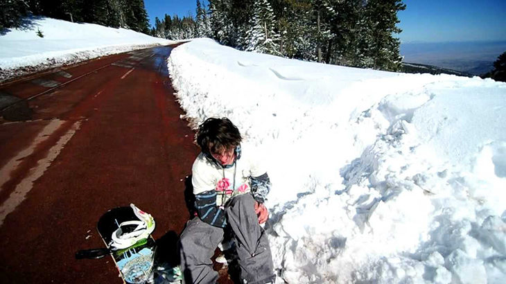 スノーボードで着地した場所がコンクリートだった場合。