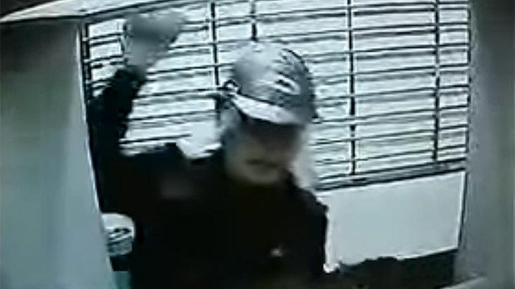 中国のATMでお金を下ろすときは気をつけて。襲われる動画が怖すぎる。