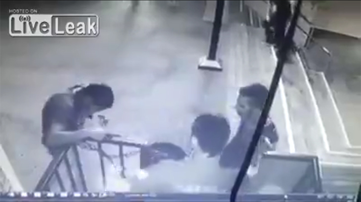 人のゲロを浴びせられるとか最悪過ぎる。