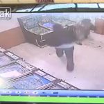 【閲覧注意】借金を踏み倒すためにマチェテで殺そうとするグロ動画。