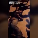 4歳の女の子をレイプした男、住民にリンチされ殺される動画。