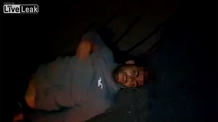 【閲覧注意】頭を撃ち抜かれて即死した。しかし右腕は動き続けた。