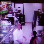 セブンイレブンの店員、クレーマーをワンパンKO。