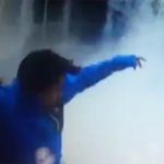 アルゼンチン「イグアスの滝」から身を投げて自殺する動画。