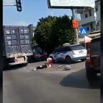 【閲覧注意】この小さな女の子は一生のトラウマを抱えることになる。