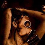 化学兵器の犠牲者。苦しむ人々。安置された死体。