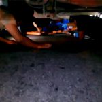 【閲覧注意】酔っ払ってバイクに乗った女性、トラックに轢かれて死亡したグロ動画。