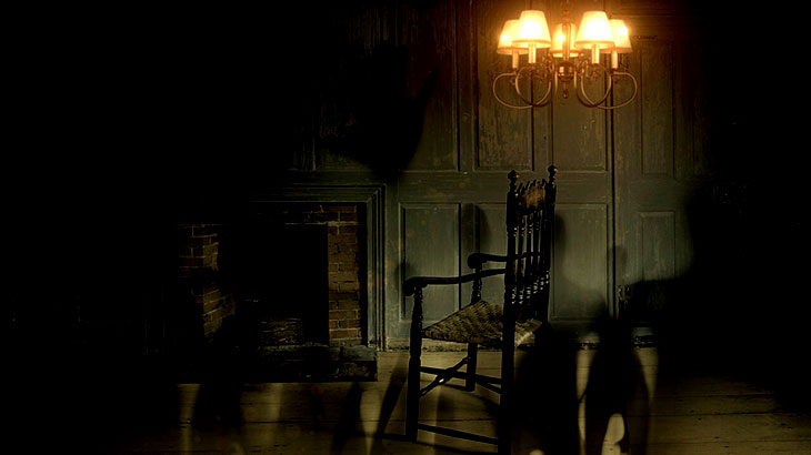 夜の学校で起きたポルターガイスト。こんなの近づきたくない。