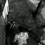 ケンカ開始早々、人がワンパンで殺される映像。