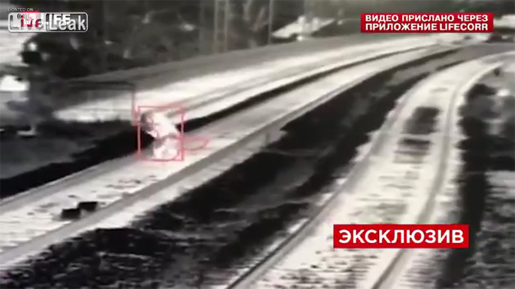 女の子がレイプされ殺害された監視カメラ動画。