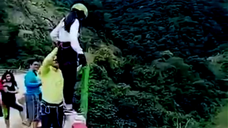 バンジージャンプのはずが “飛び降り自殺” になってしまった女性。