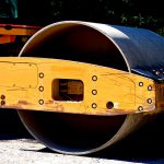 【閲覧注意】道路を固める “ロードローラー” でペシャンコにされたグロ動画。