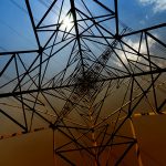 “高所で自撮り” して有名になりたかった少年、落下して死亡。