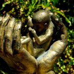 インドで止まらない「女の子の赤ちゃん殺し」の映像。