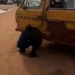 アフリカ人「タイヤを動かすステアリングがない？そんなときはこうするのさ！」