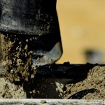 建設反対の男がその場から動かなかった結果 → コンクリに埋められる。