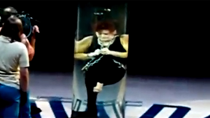 “水中脱出マジック” 失敗の映像が怖すぎる。