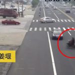 【閲覧注意】あまりにも迷惑な “バイクに乗った女” が撮影される。