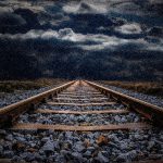 【閲覧注意】電車に轢かれ “胴体が真っ二つ” になった男性がまだ生きているグロ動画･･･。