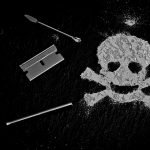 ブラジルのギャング、夫婦に “コカインを死ぬまで” 吸わせる拷問をする。