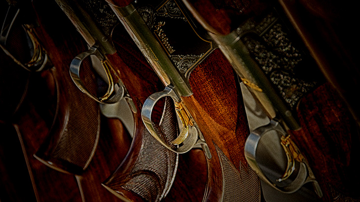 【閲覧注意】1発のショットガンで “左胸に穴” が開いたグロ動画。