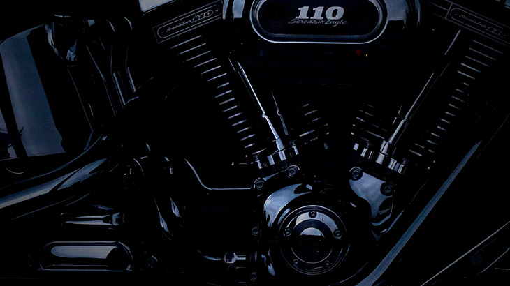 【閲覧注意】バイクが車に “後ろから突っ込んで” しまったグロ動画･･･。