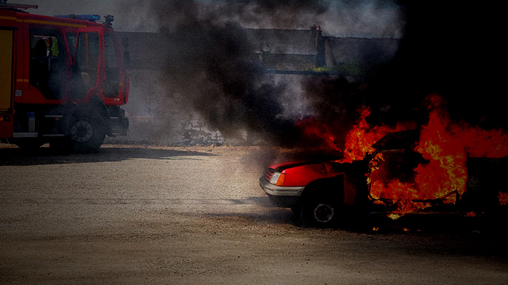 【閲覧注意】炎上した車を消火 → 中から出てきたのは･･･。