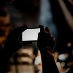 【超！閲覧注意】こんな “グロい事故現場” でもスマホで撮影する人々。