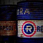 突然ドラム缶が爆発 → 左足が吹き飛んでしまう。