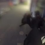 女性を襲う2人組の強盗 → 助けに来た男にワンパンKOされる。